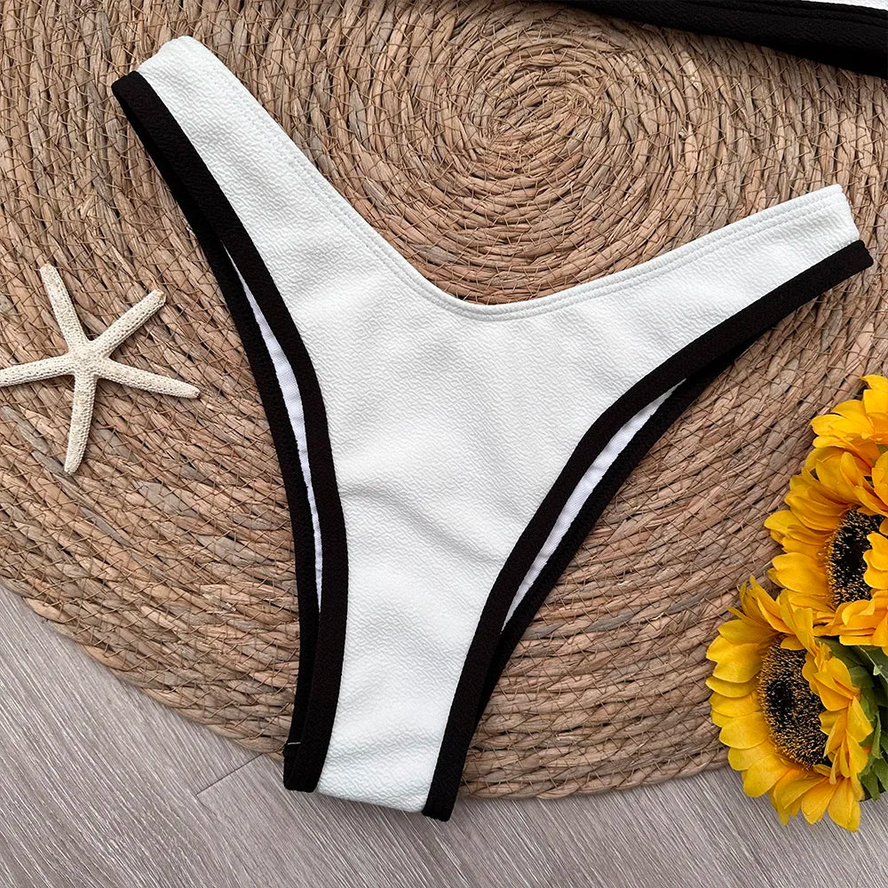 Bikini bandeau blanco contraste