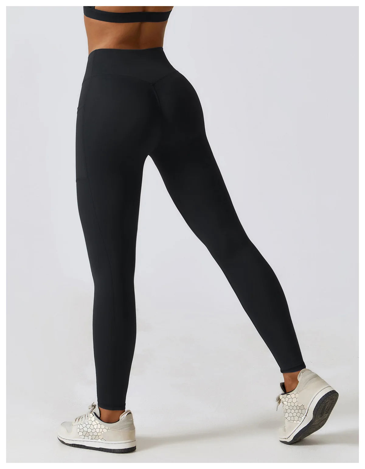 Leggins de cintura media con corte en V